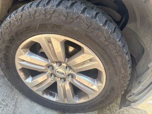 Used 2019 Ford F150 XLT w/ Equipment Group 302A Luxury AWD/4WD image 5