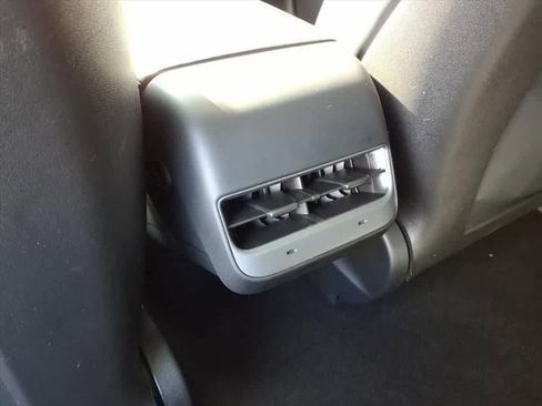 Used 2022 Tesla Model 3 Long Range AWD/4WD image 12