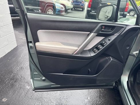 Used 2018 Subaru Forester 2.5i Premium w/ All-Weather Package image 15