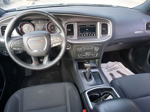 Used 2019 Dodge Charger SXT image 6