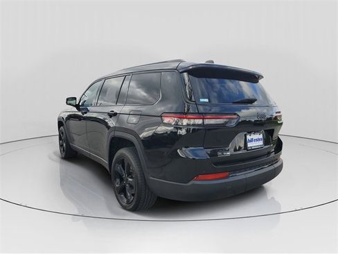 Certified 2023 Jeep Grand Cherokee L Laredo image 3