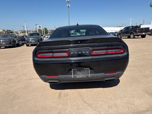 Used 2018 Dodge Challenger SXT Plus RWD image 6