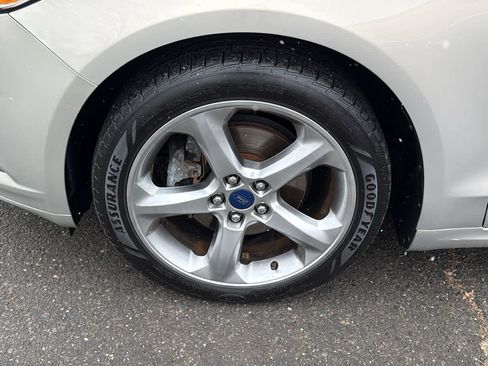 Used 2015 Ford Fusion SE w/ Equipment Group 201A image 10