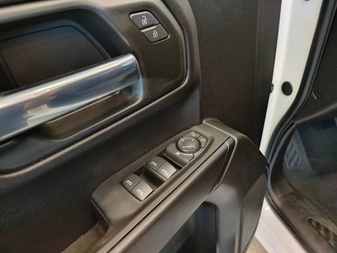 Used 2025 Chevrolet Silverado 1500 Custom AWD/4WD image 9