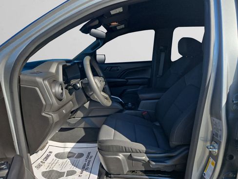 Used 2024 Chevrolet Colorado Trail Boss image 9