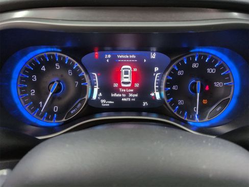 Certified 2024 Chrysler Pacifica Touring-L image 32