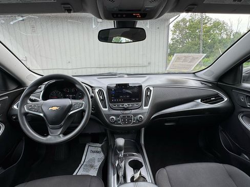Used 2021 Chevrolet Malibu LT FWD image 16
