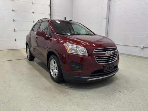 Used 2016 Chevrolet Trax LT image 2