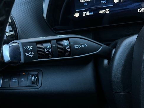 Used 2025 Chevrolet Equinox LT image 34