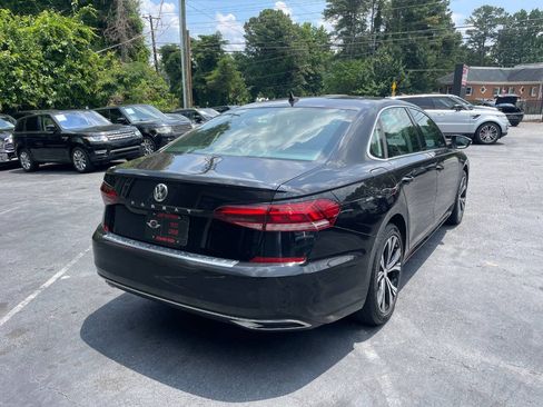 Used 2021 Volkswagen Passat 2.0T SE FWD image 6