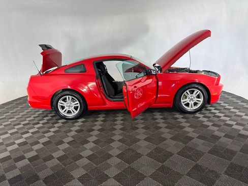 Used 2013 Ford Mustang Coupe RWD image 17