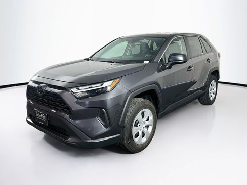 Used 2025 Toyota RAV4 LE AWD/4WD image 3