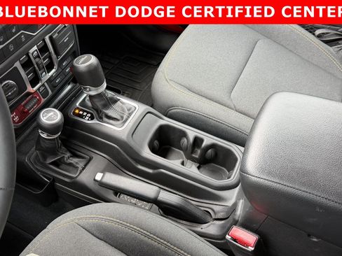 Used 2024 Jeep Gladiator Sport AWD/4WD image 23