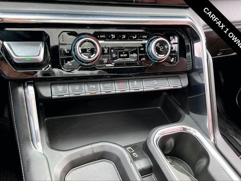 Used 2025 GMC Sierra 3500 Denali Ultimate AWD/4WD image 17