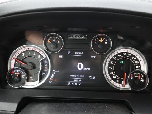 Used 2016 RAM 3500 Laramie AWD/4WD image 10