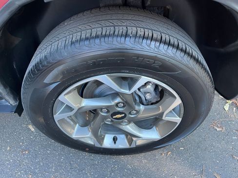 Used 2025 Chevrolet Trax LT image 28