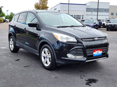 Used 2016 Ford Escape SE w/ SE Cold Weather Package AWD/4WD image 4
