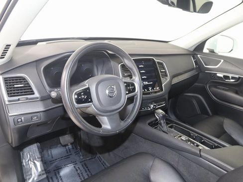 Used 2020 Volvo XC90 T6 Momentum w/ Protection Package Premier image 28