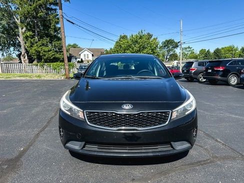 Used 2017 Kia Forte LX FWD image 2