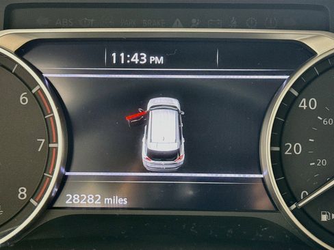 Used 2023 Nissan Rogue S image 14