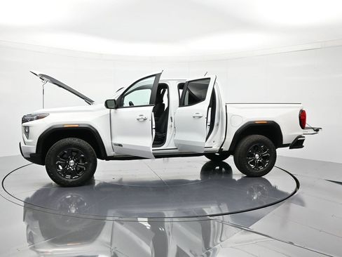 Certified 2024 GMC Canyon Elevation image 47