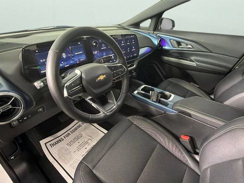 Used 2024 Chevrolet Equinox EV LT FWD image 18
