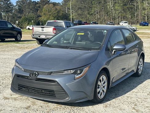 Used 2024 Toyota Corolla LE image 1