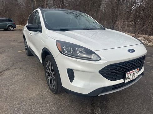 Used 2020 Ford Escape SE Sport image 4