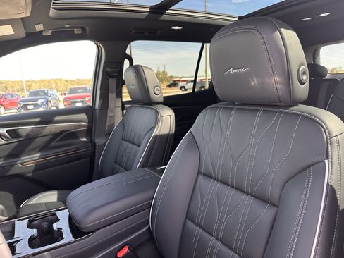 Certified 2025 Buick Enclave Avenir w/ Super Cruise Package image 14