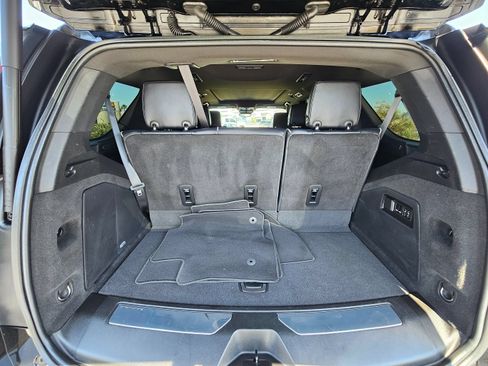 Used 2023 Cadillac Escalade Premium Luxury RWD image 37