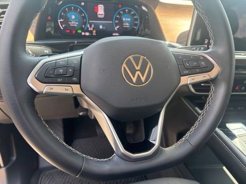 Used 2024 Volkswagen Atlas SE FWD image 23