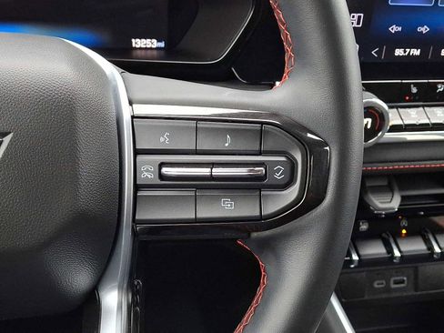 Used 2024 Chevrolet Colorado Z71 w/ Z71 Convenience Package 2 image 23