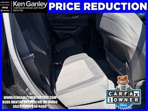 Used 2023 Jeep Grand Cherokee Laredo w/ Luxury Tech Group I AWD/4WD image 23