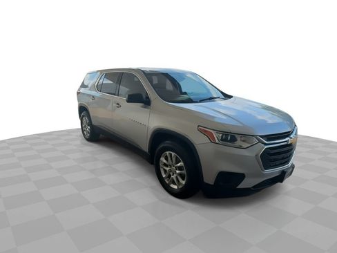 Used 2020 Chevrolet Traverse LS FWD image 2