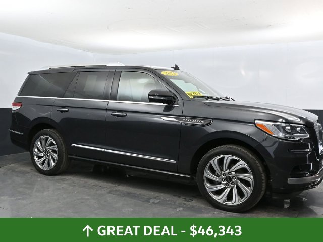 Used 2023 Lincoln Navigator Reserve AWD/4WD image 9