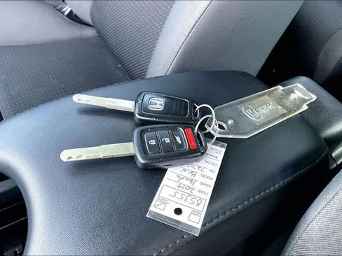 Used 2019 Honda HR-V LX image 32