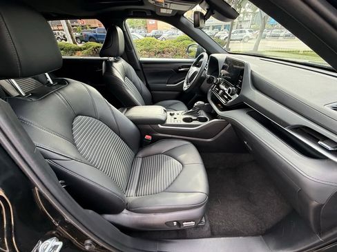 Used 2025 Toyota Highlander XSE AWD/4WD image 41
