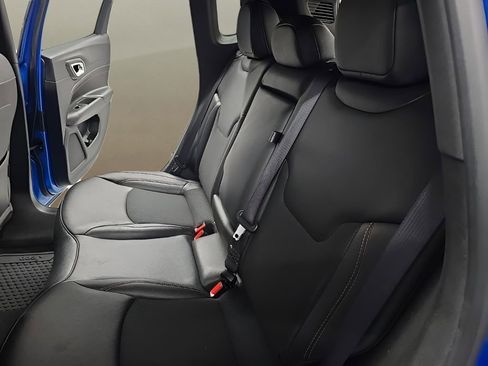 Used 2025 Jeep Compass Trailhawk image 15