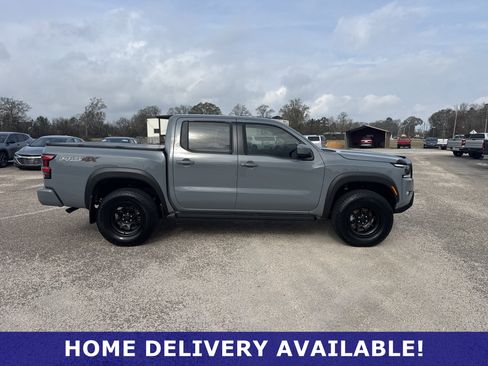 Used 2024 Nissan Frontier PRO-4X w/ Technology Package image 12