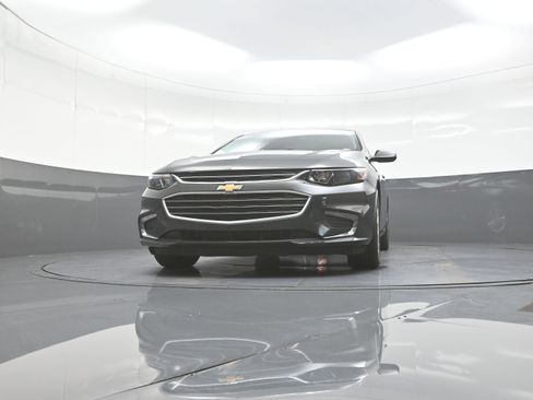 Used 2018 Chevrolet Malibu LT FWD image 10