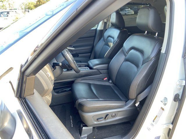 Used 2024 Nissan Pathfinder SL w/ SL Premium Package FWD image 18