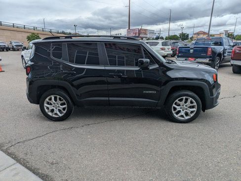 Used 2017 Jeep Renegade Latitude w/ Cold Weather Group AWD/4WD image 7