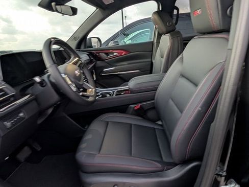 New 2026 Chevrolet Traverse Z71 w/ Enhanced Driving Package AWD/4WD image 5