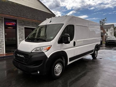 Used 2025 RAM ProMaster 2500 w/ Convenience Group FWD image 1