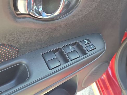 Certified 2016 Nissan Versa Note SR FWD image 19