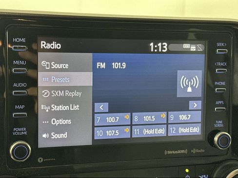 Used 2020 Toyota Highlander LE FWD image 18