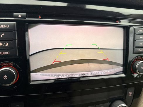 Used 2019 Nissan Rogue SV image 15