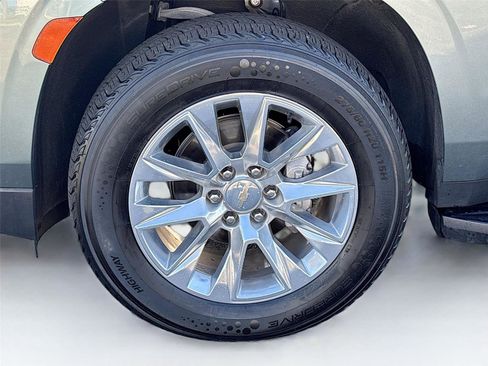 Used 2023 Chevrolet Suburban Premier image 36