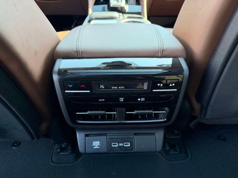 Used 2023 Acura MDX SH-AWD w/ Technology Package image 19