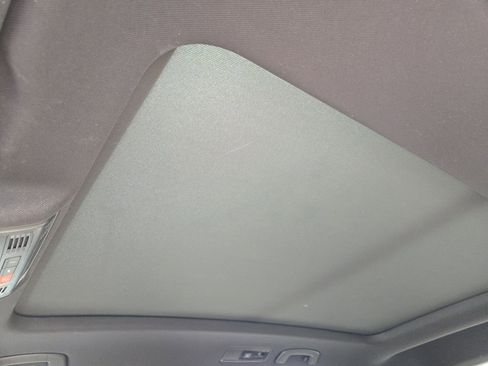 Used 2024 Volkswagen Tiguan SE R-Line w/ MDO Package, Three-Row image 27